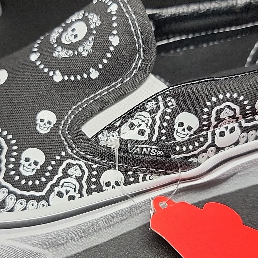 Vans Bandana Skull Classic Slip-On Shoes Women's 8.5 LAST ONE LEFT!!! - Picture 10 of 11